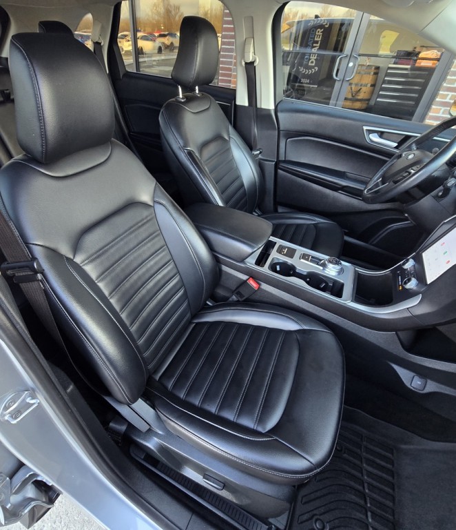 2022 Ford Edge Image 38