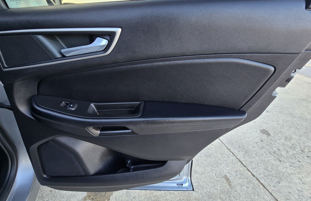 2022 Ford Edge Image 39