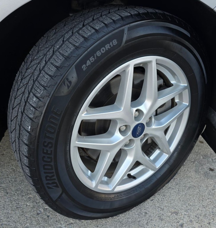 2022 Ford Edge Image 12