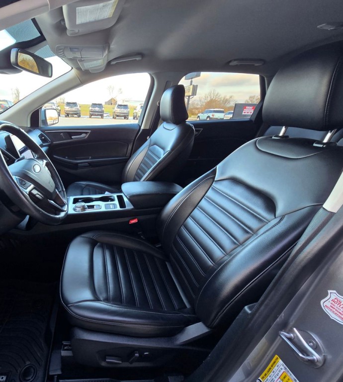 2022 Ford Edge Image 17