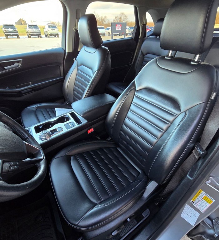 2022 Ford Edge Image 18
