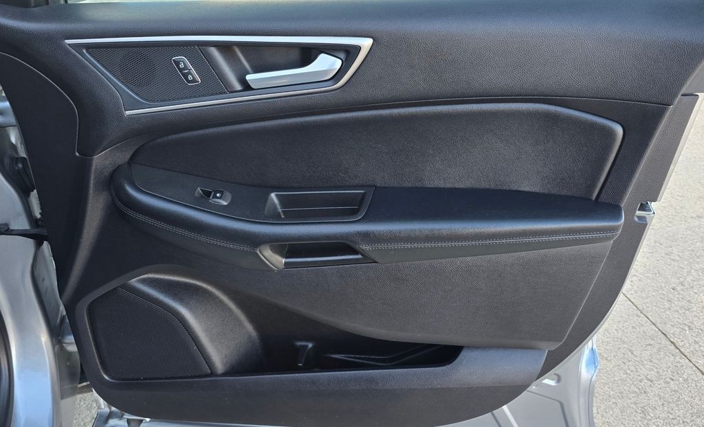 2022 Ford Edge Image 36