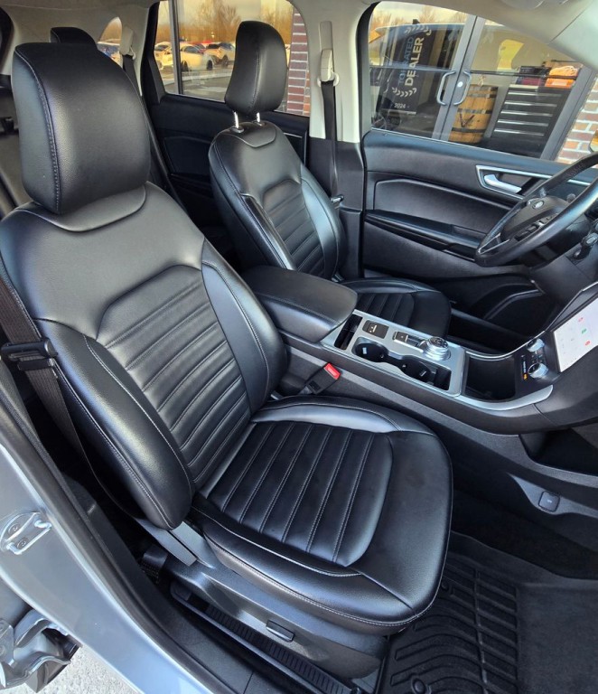 2022 Ford Edge Image 38