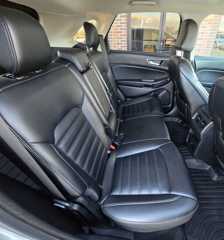 2022 Ford Edge Image 40