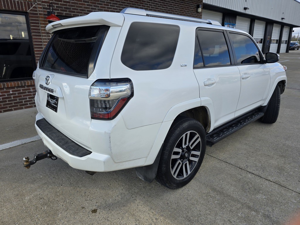 2014 Toyota 4Runner Image 2