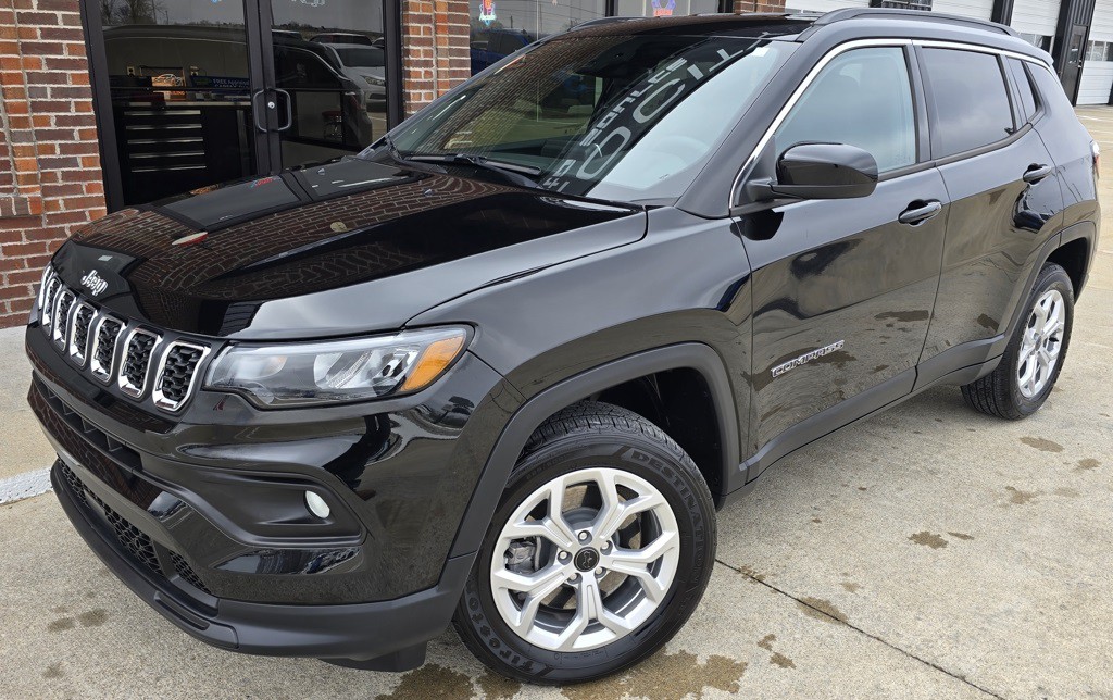 2025 Jeep Compass Image 3