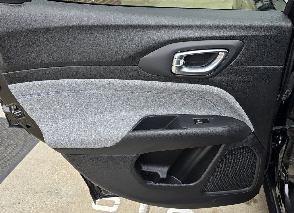 2025 Jeep Compass Image 32