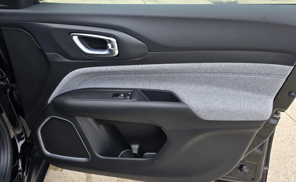 2025 Jeep Compass Image 36