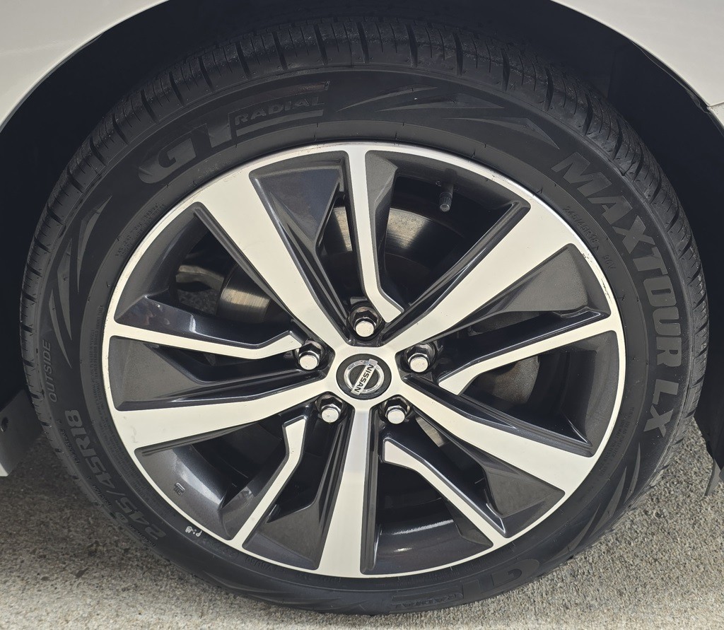 2020 Nissan Maxima Image 14