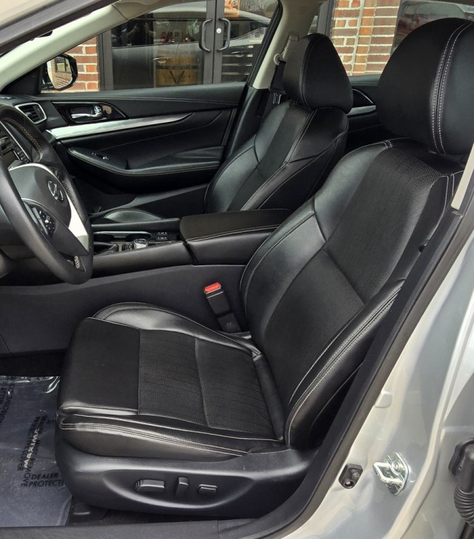 2020 Nissan Maxima Image 17