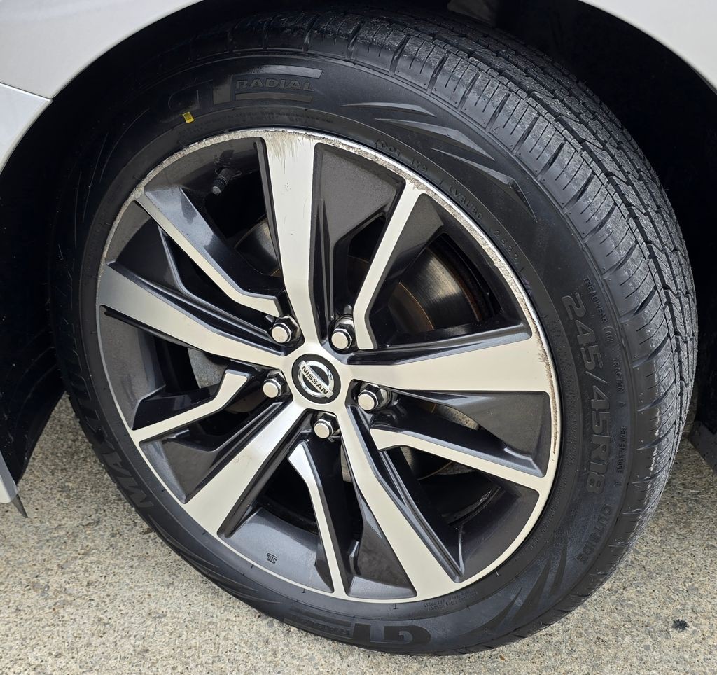 2020 Nissan Maxima Image 11