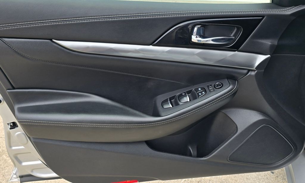 2020 Nissan Maxima Image 15
