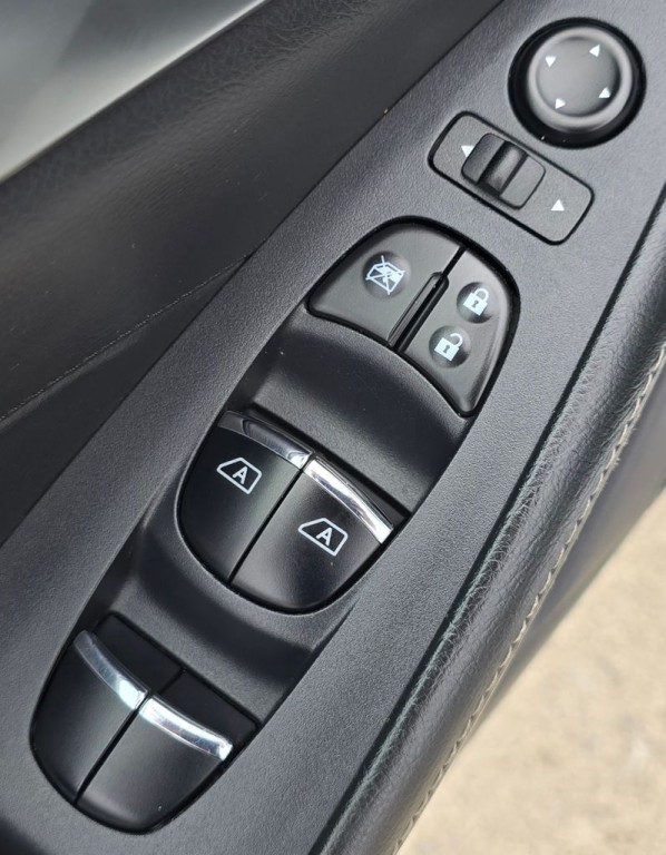 2020 Nissan Maxima Image 16