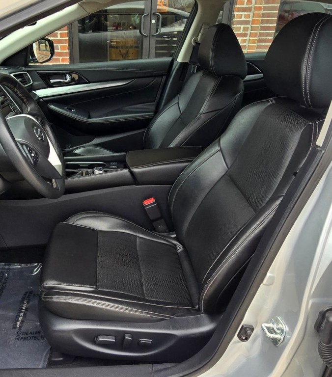 2020 Nissan Maxima Image 17