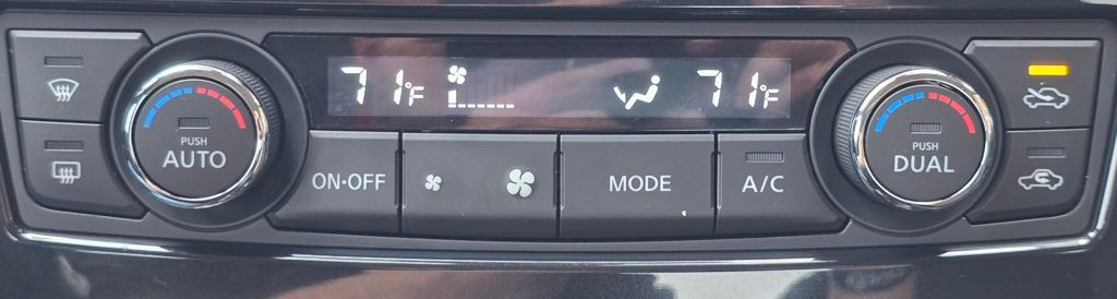 2020 Nissan Maxima Image 25