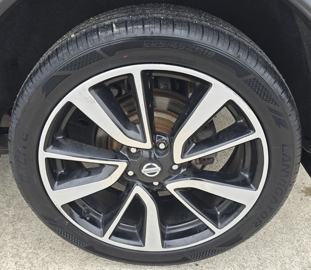 2017 Nissan Rogue Image 12