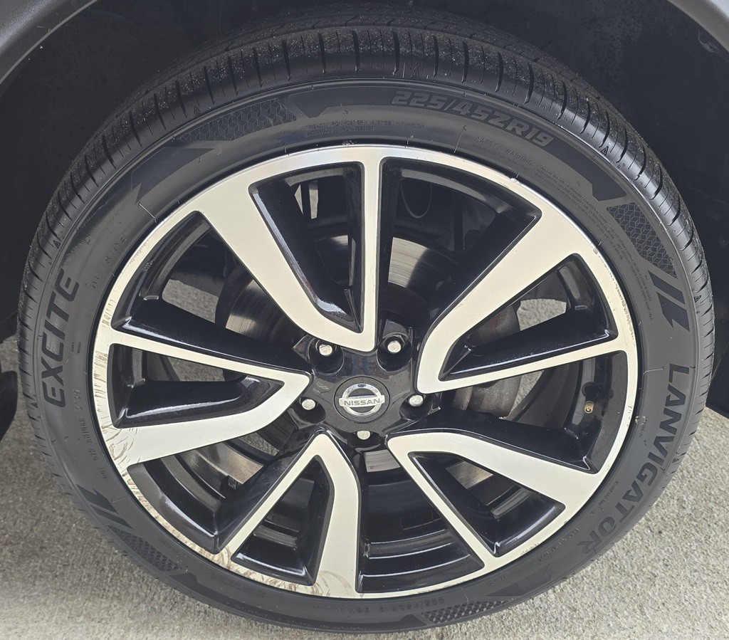 2017 Nissan Rogue Image 14