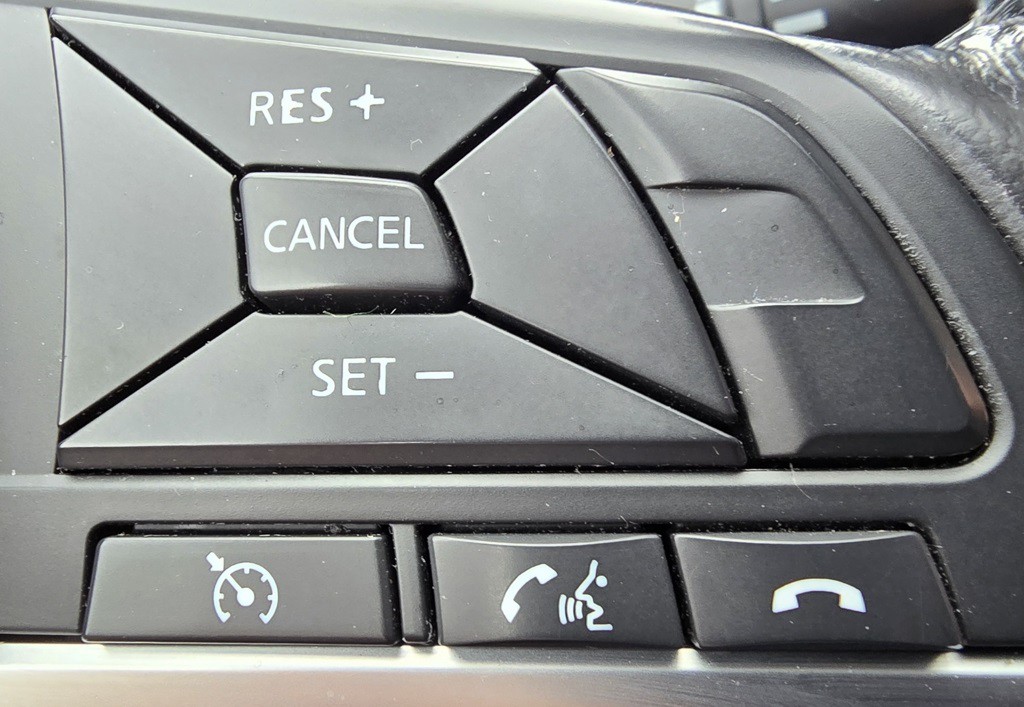 2017 Nissan Rogue Image 24