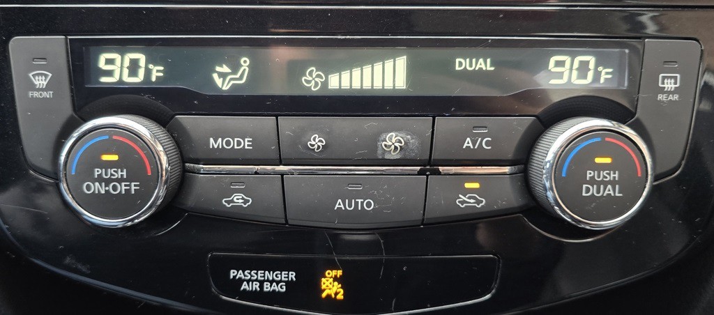 2017 Nissan Rogue Image 26