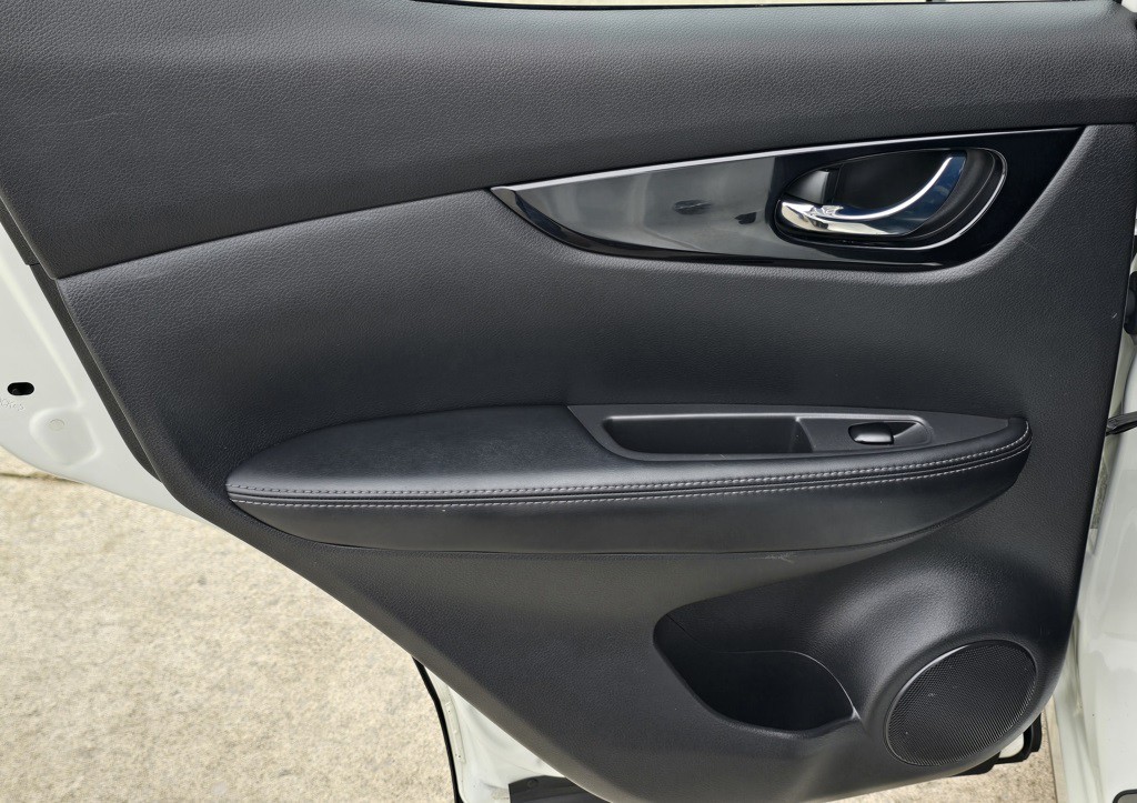 2017 Nissan Rogue Image 29