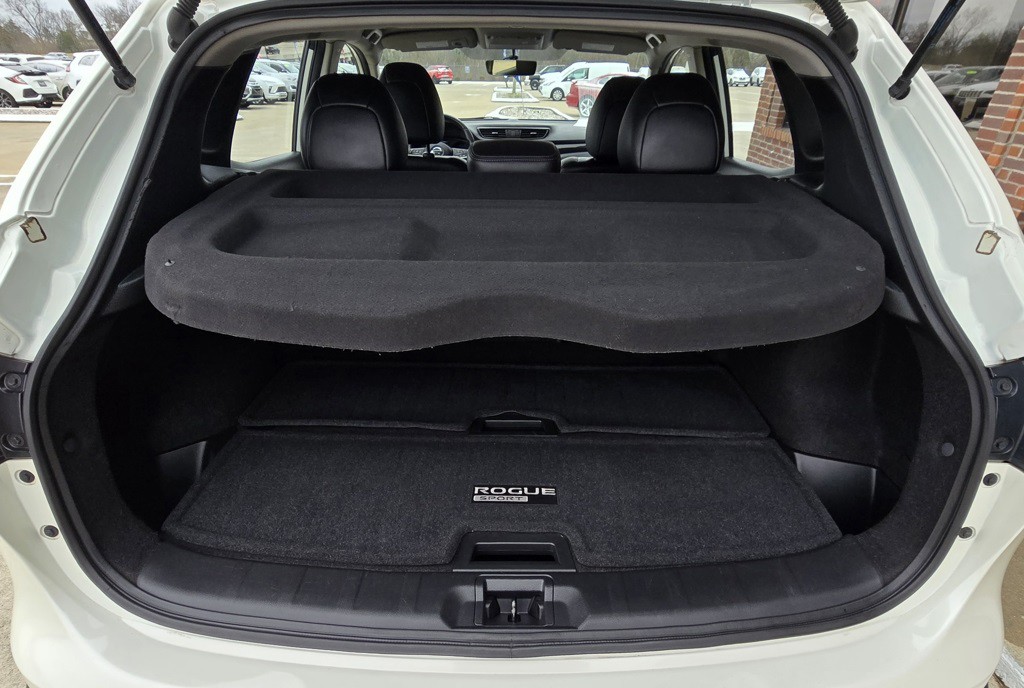 2017 Nissan Rogue Image 38