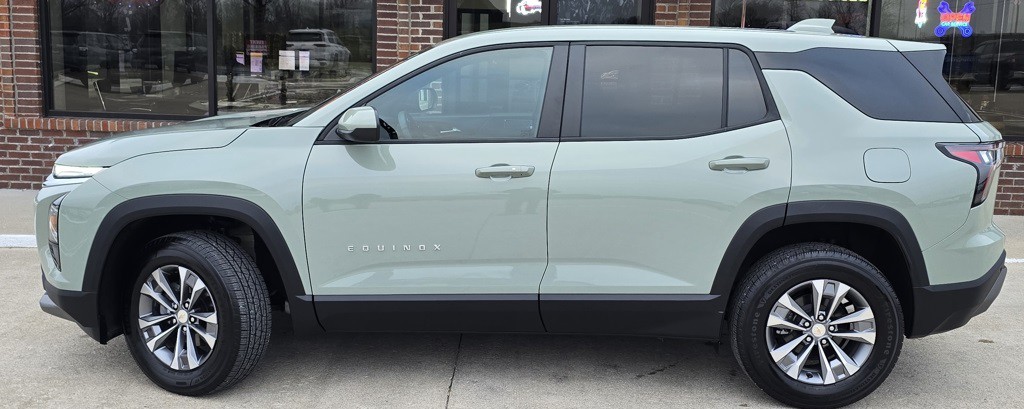 2025 Chevrolet Equinox Image 4