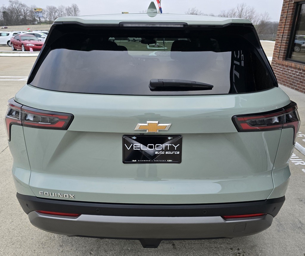 2025 Chevrolet Equinox Image 8