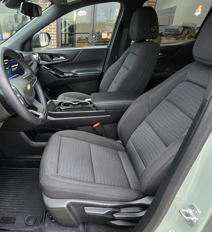 2025 Chevrolet Equinox Image 17