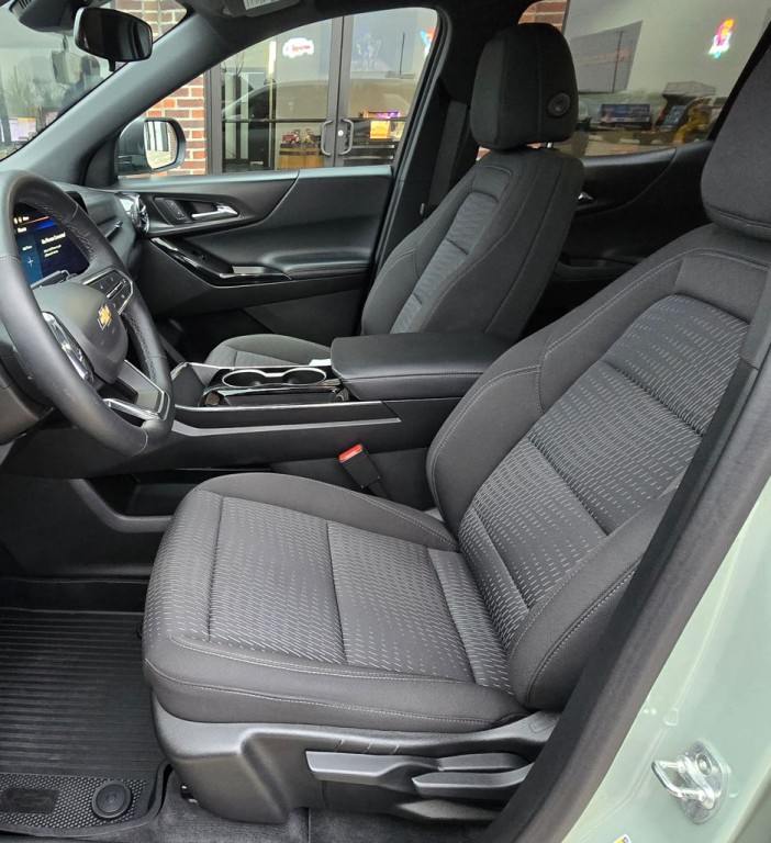 2025 Chevrolet Equinox Image 17