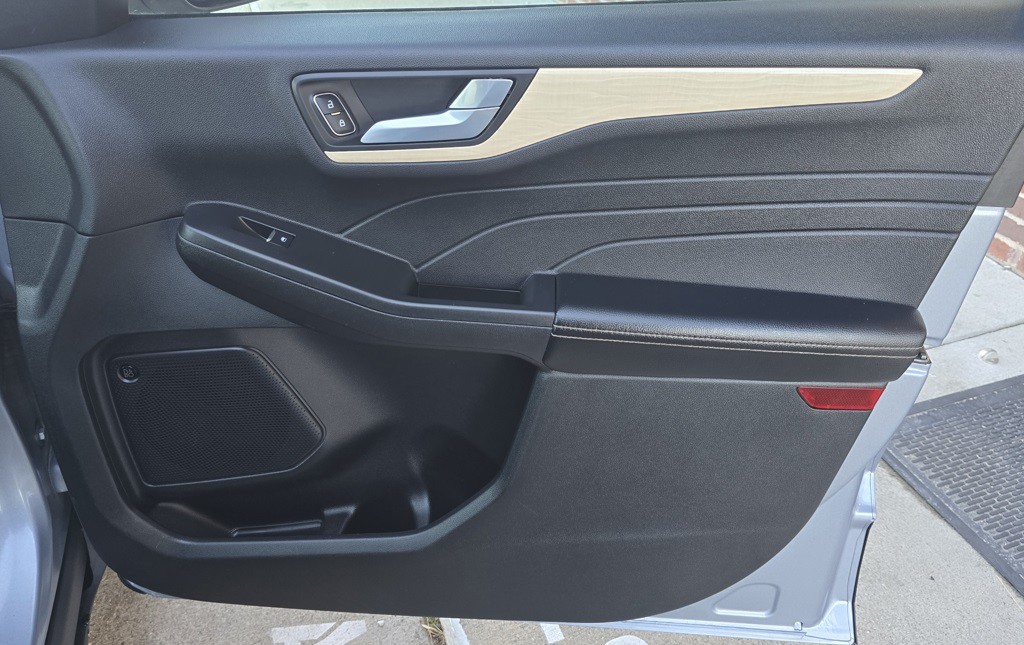 2022 Ford Escape Image 40