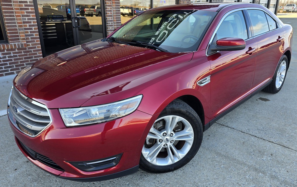 2013 Ford Taurus Image 2