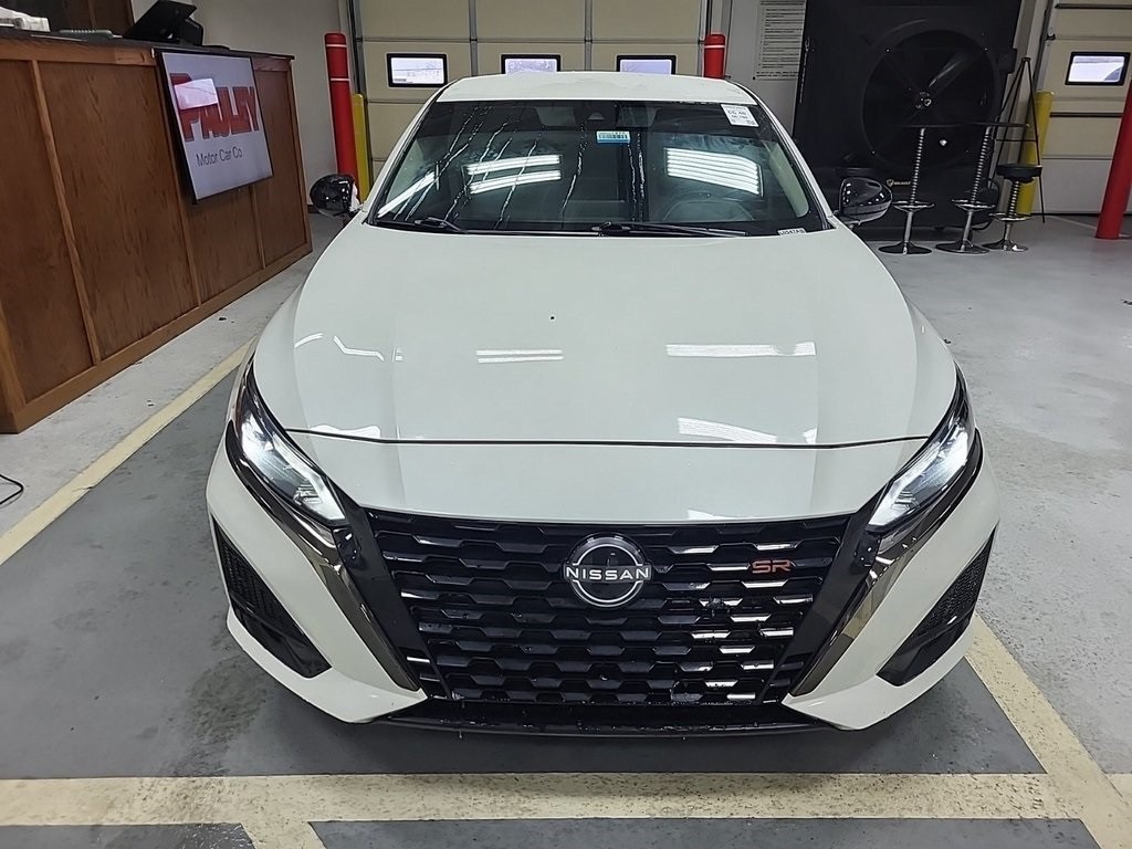 2023 Nissan Altima Image 3