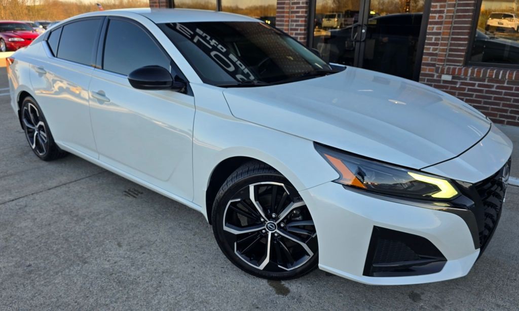 2023 Nissan Altima Image 3