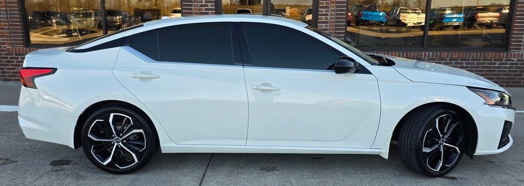 2023 Nissan Altima Image 5