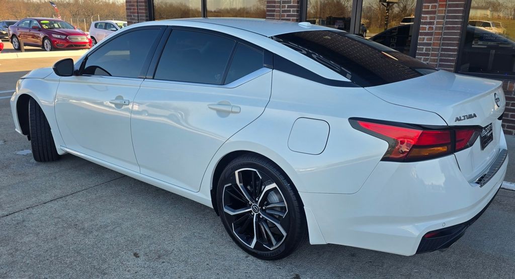 2023 Nissan Altima Image 6