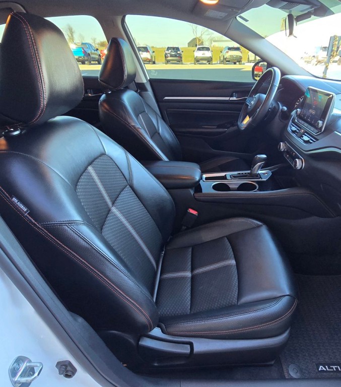 2023 Nissan Altima Image 35