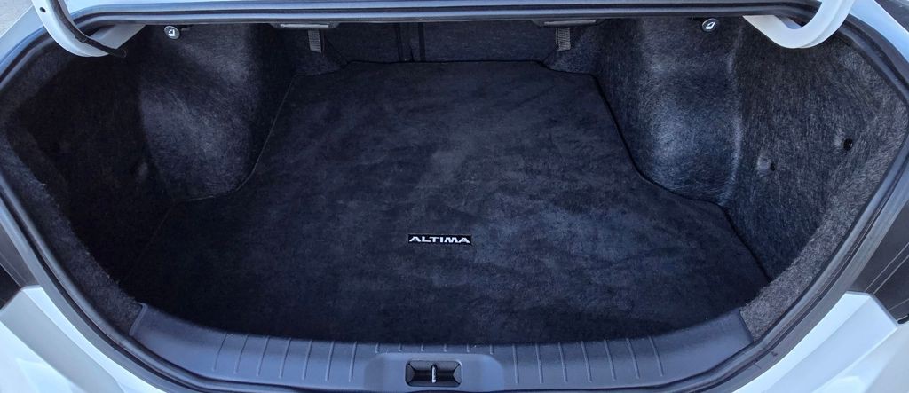 2023 Nissan Altima Image 40
