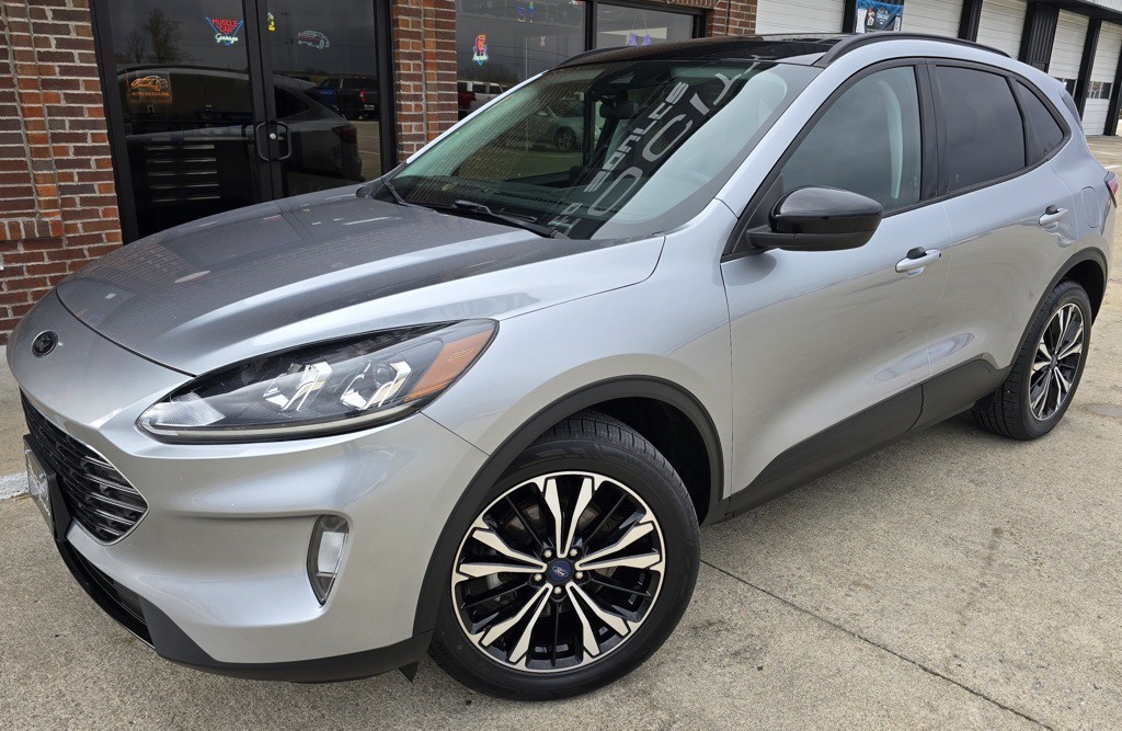 2022 Ford Escape Image 2