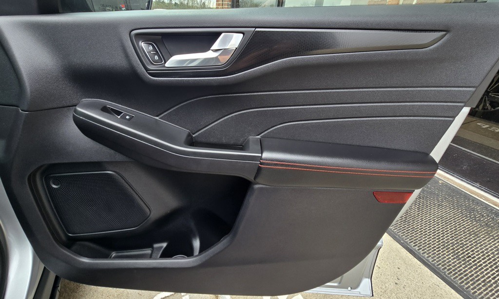 2022 Ford Escape Image 40