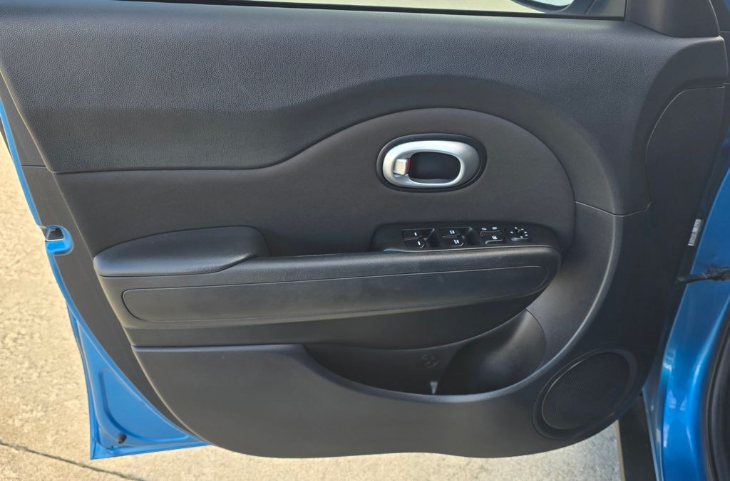2016 Kia Soul Image 15