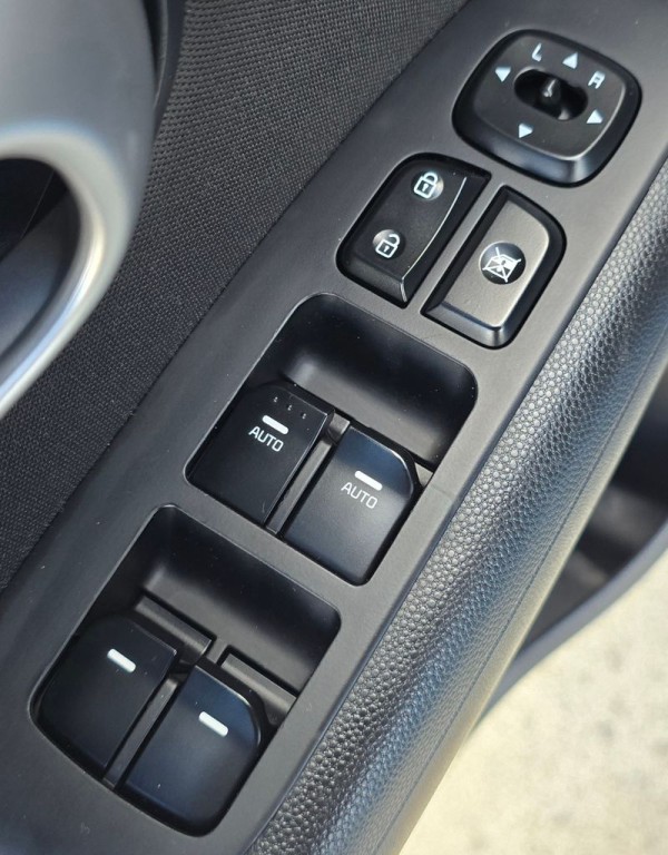 2016 Kia Soul Image 16