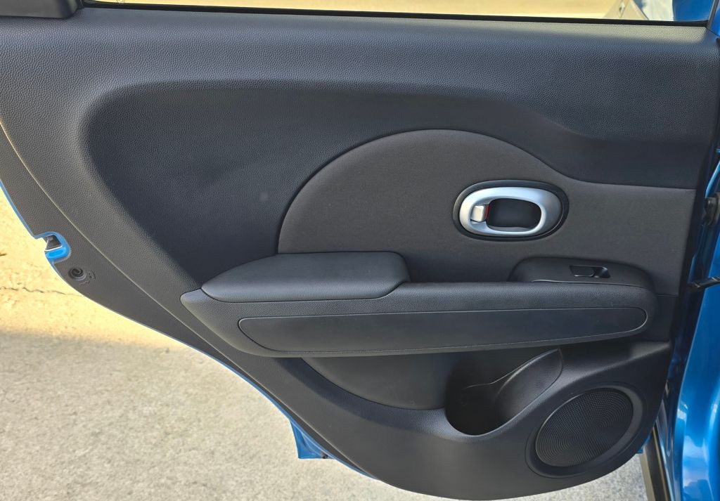 2016 Kia Soul Image 31
