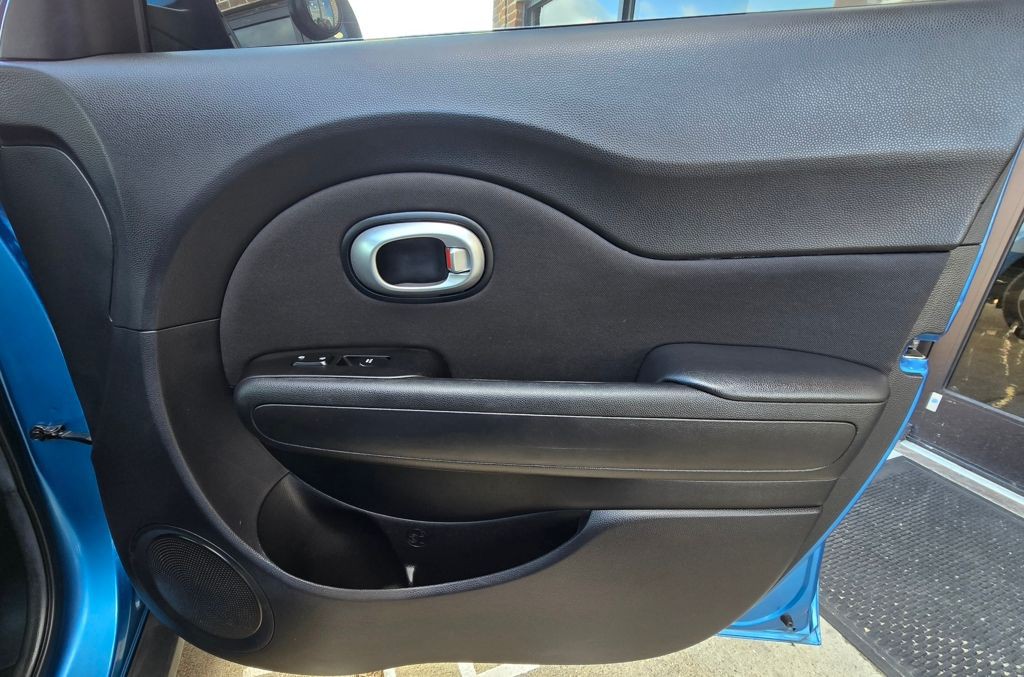 2016 Kia Soul Image 34