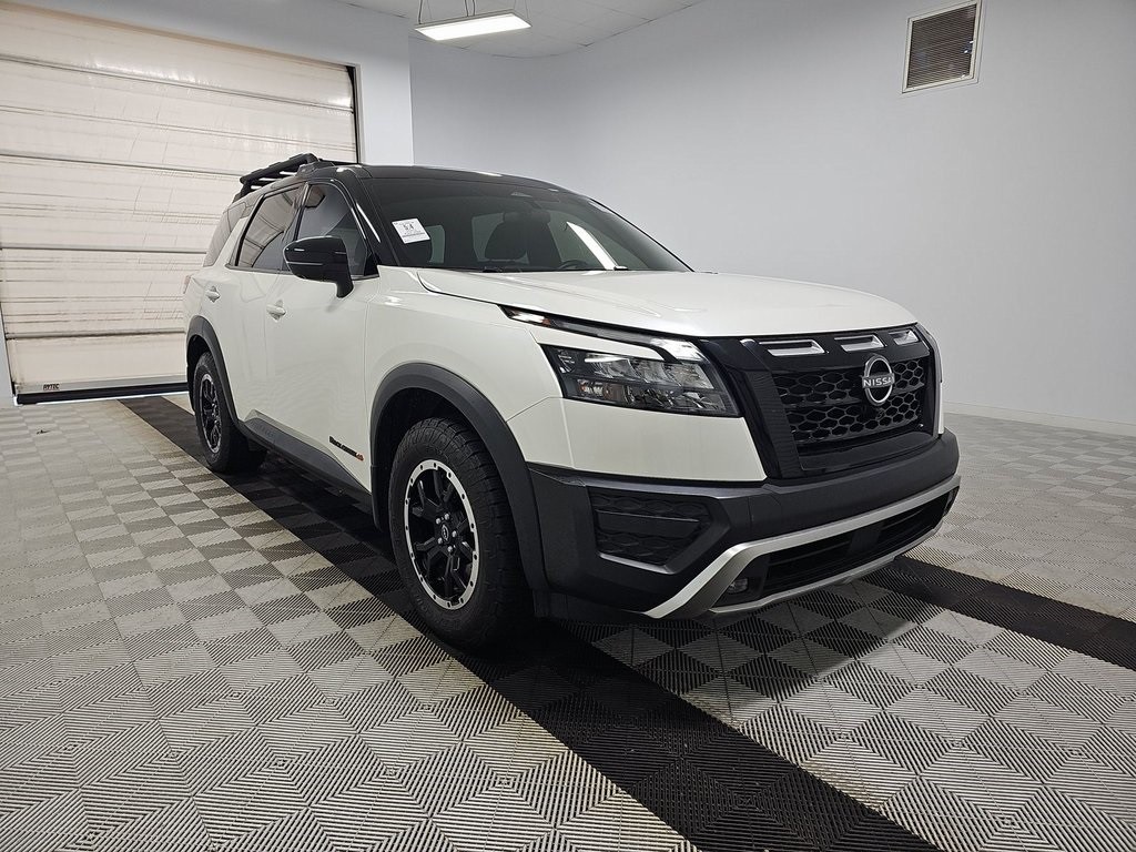 2023 Nissan Pathfinder Image 3