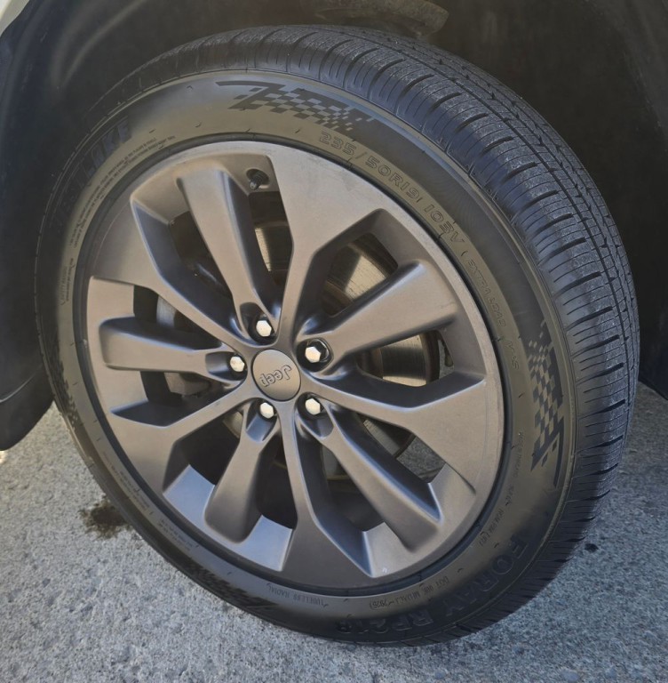 2019 Jeep Cherokee Image 11