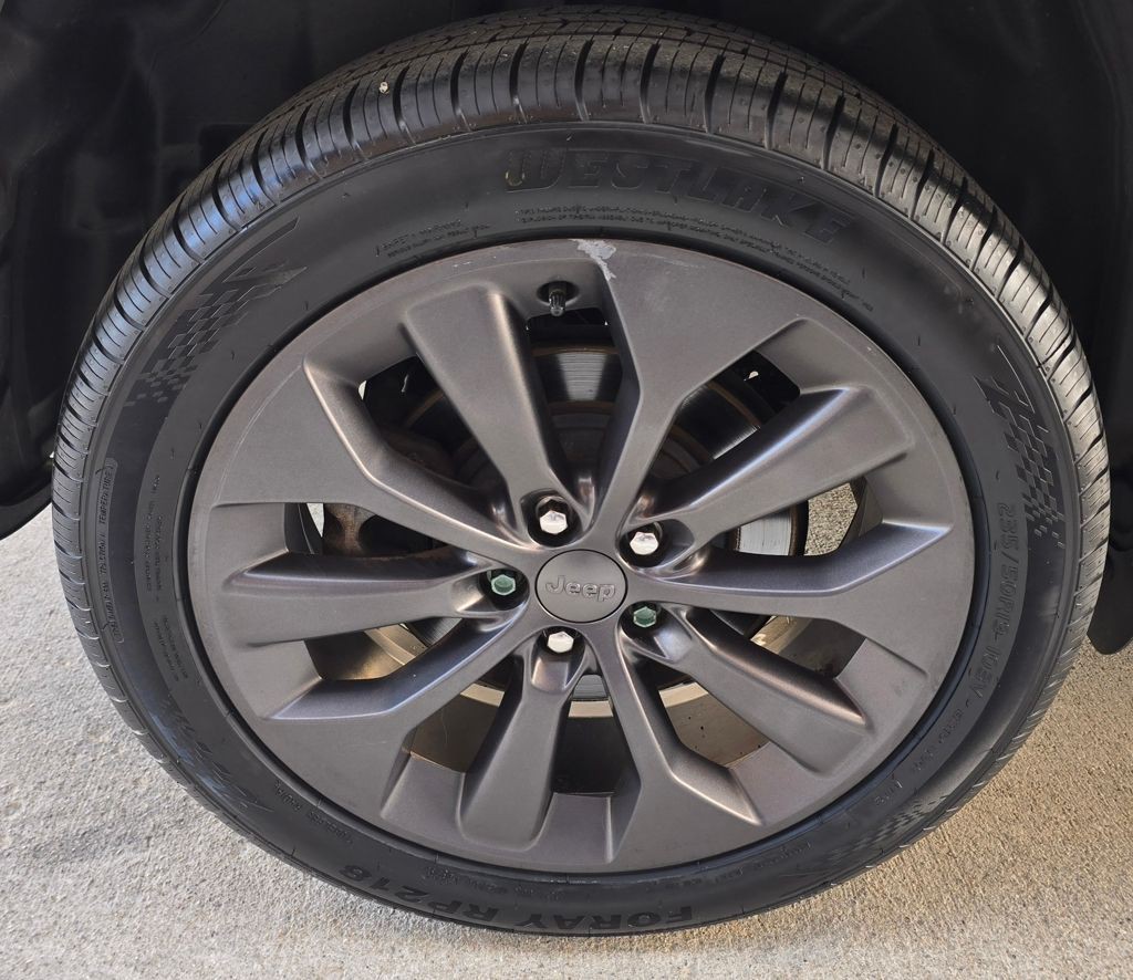 2019 Jeep Cherokee Image 13