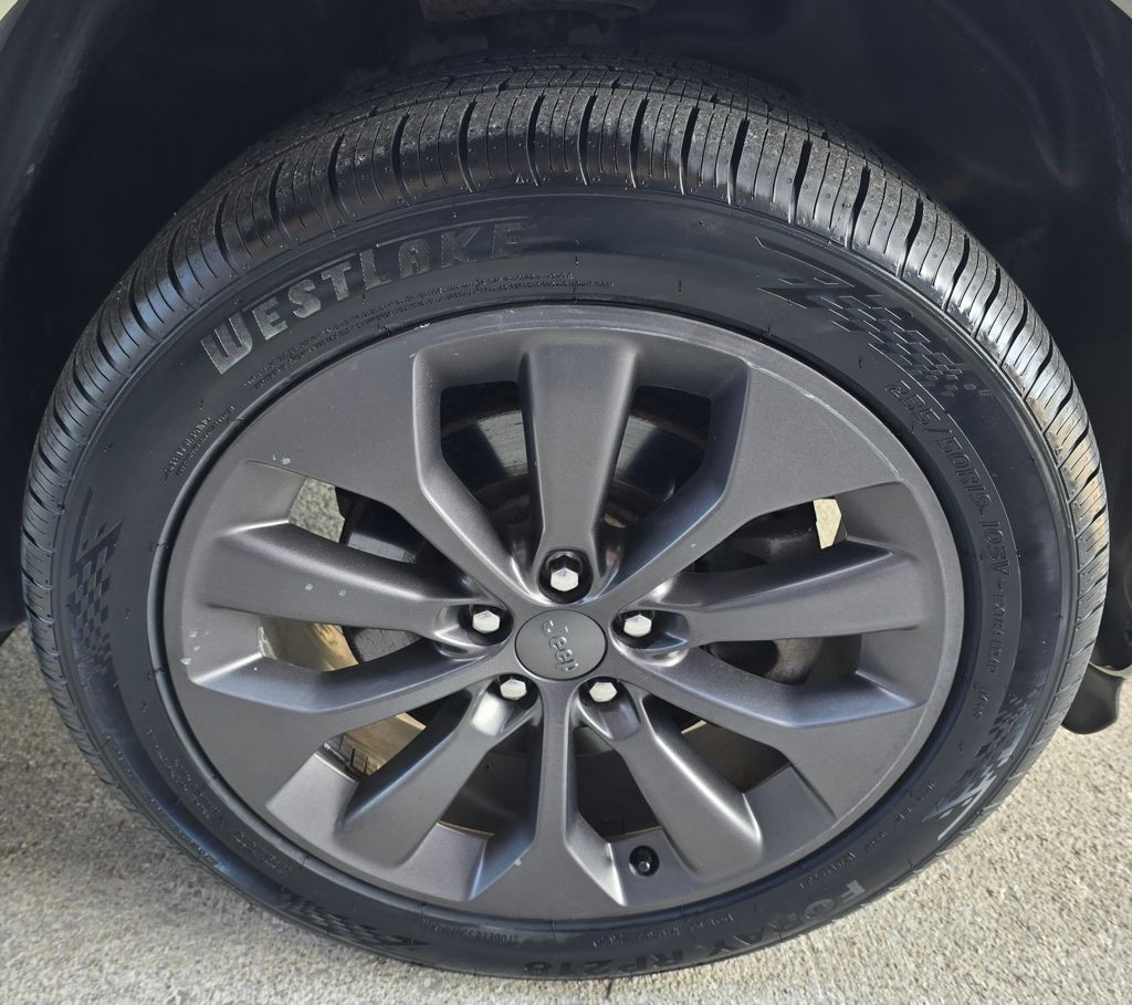 2019 Jeep Cherokee Image 14