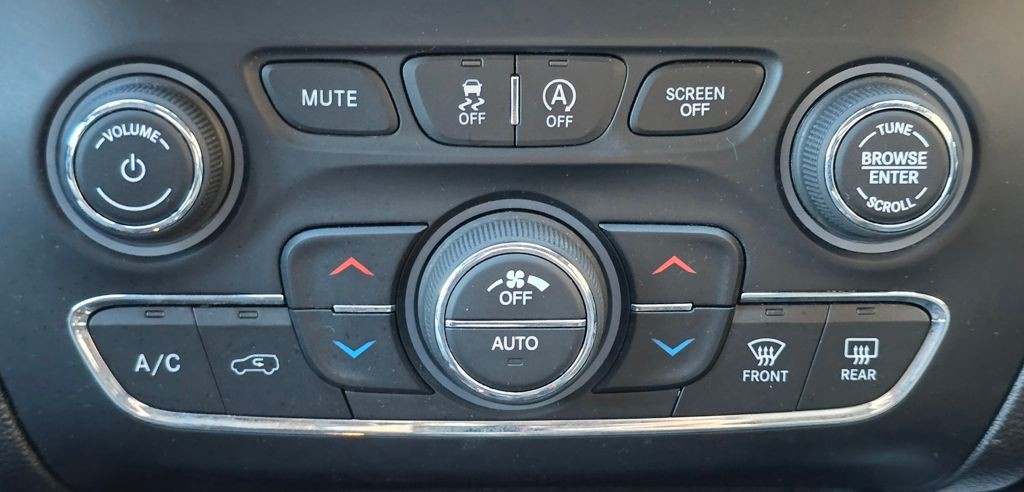 2019 Jeep Cherokee Image 30