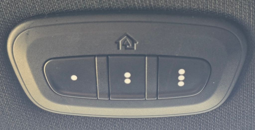 2019 Jeep Cherokee Image 32