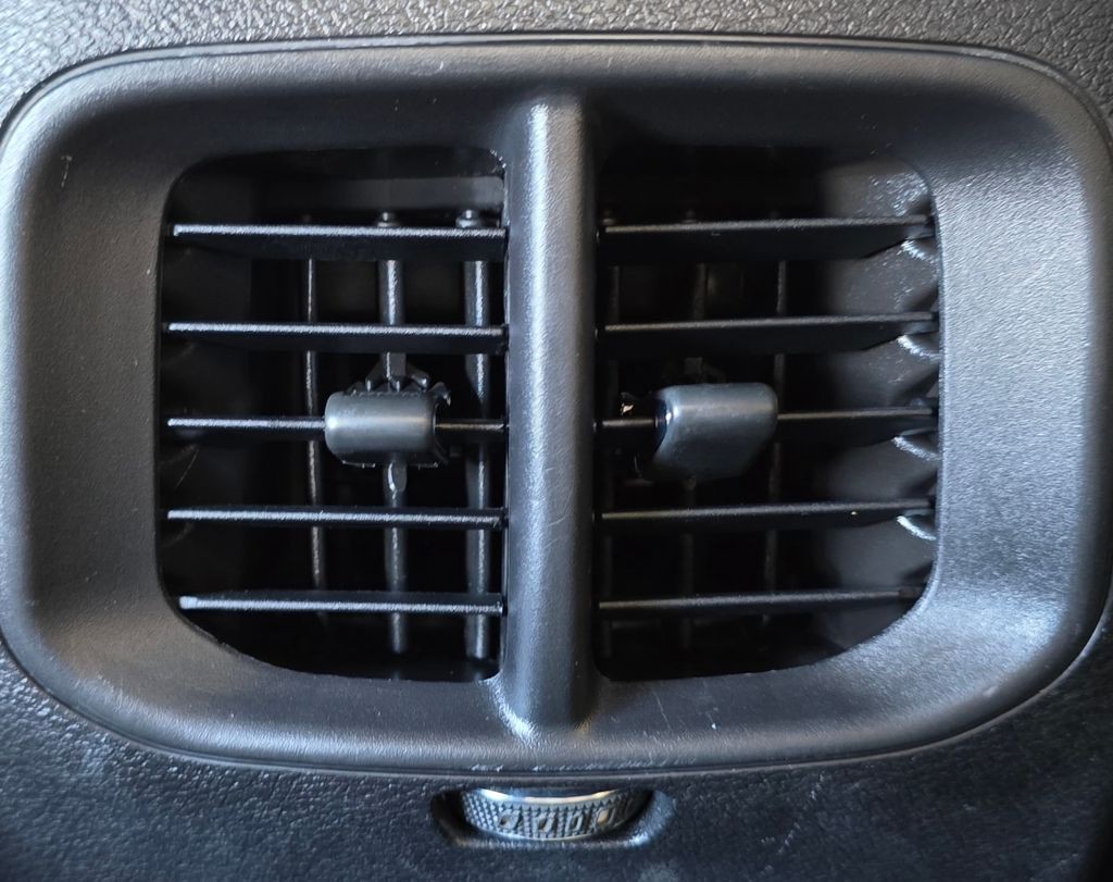 2019 Jeep Cherokee Image 37